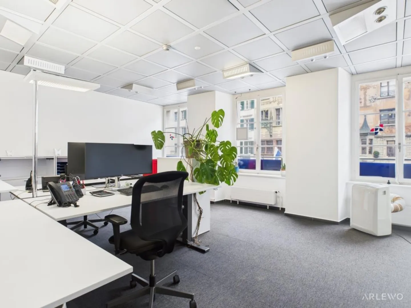 Flexible office or practice space in the heart of Lucerne's old town - Photo 1 of 10