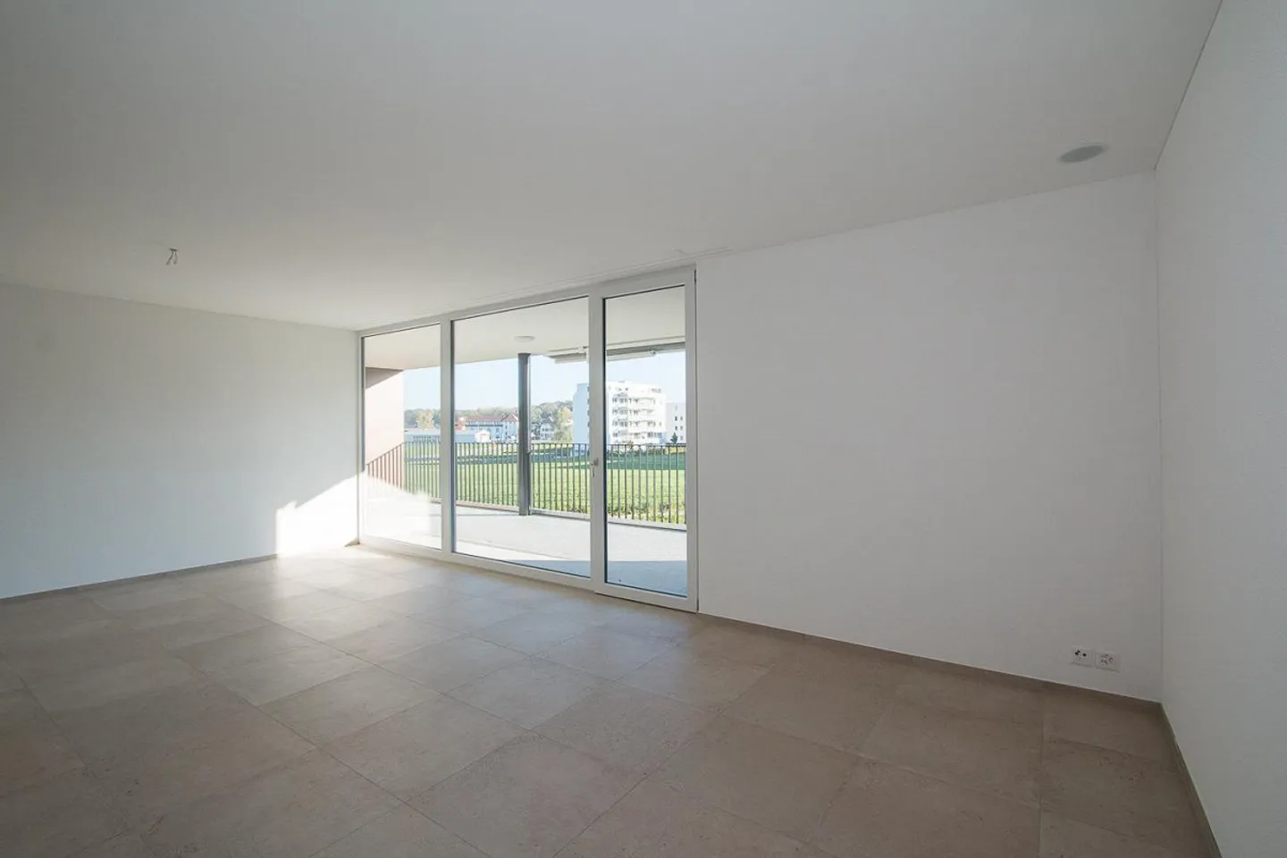 Vivere moderno con stile - spazioso appartamento di 4,5 stanze - Foto 4 di 7