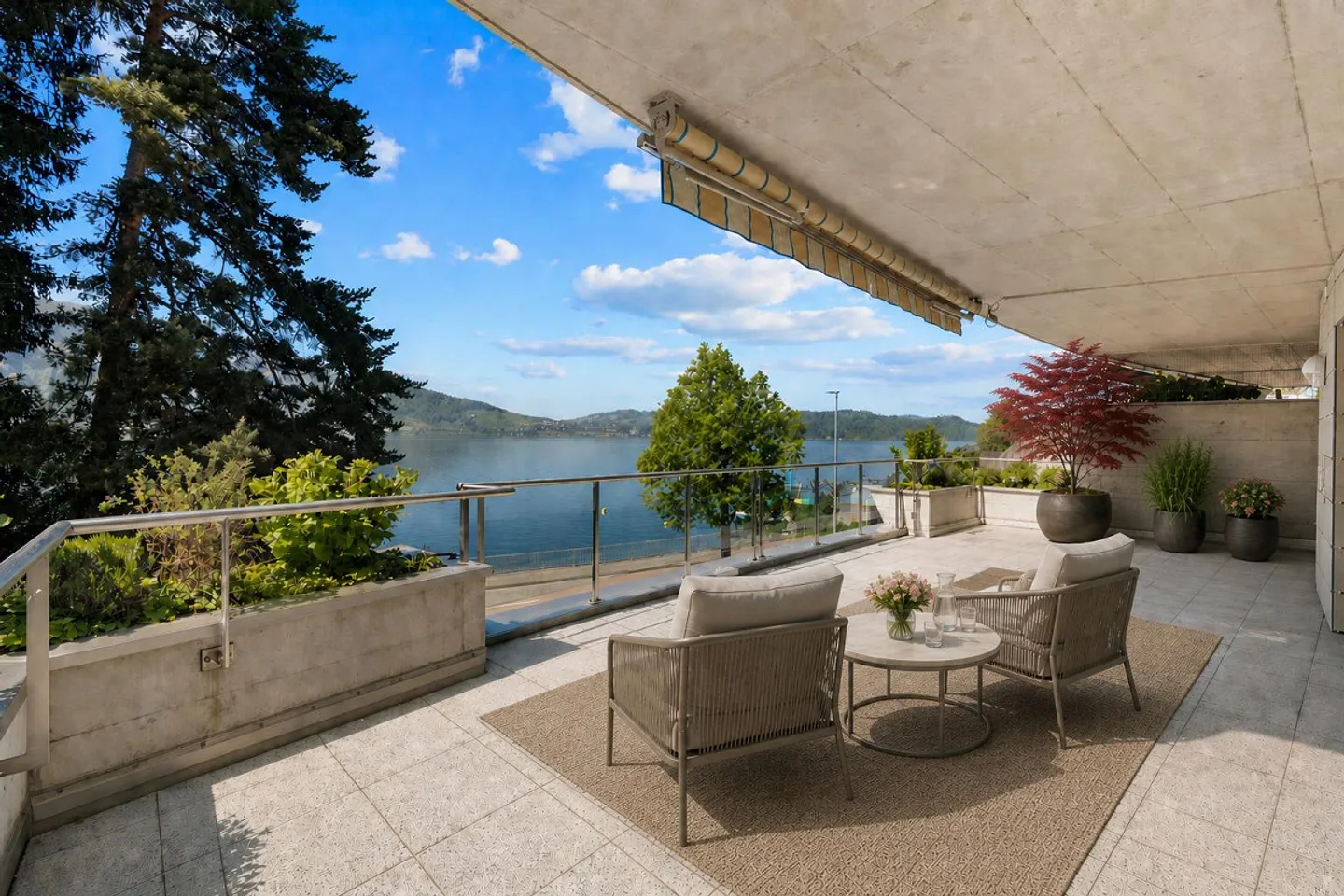 Large 5.5 Room Maisonette-Attic Apartment with Lake and Mountain View - Photo 2 of 21