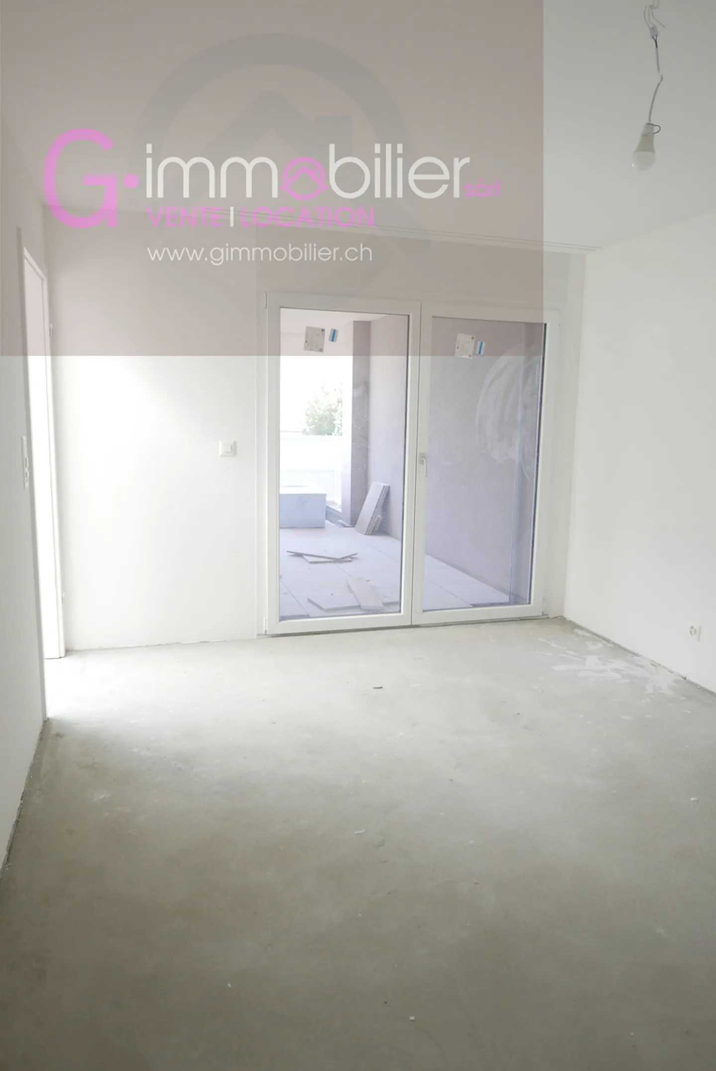 Stylish Duplex with Private Garden - Photo 10 of 11