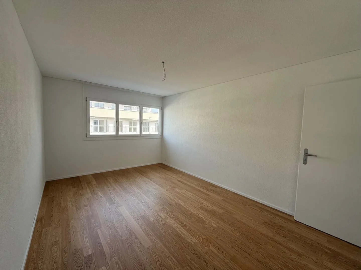 Bellissimo appartamento nuovo di 3,5 locali - Foto 7 di 9