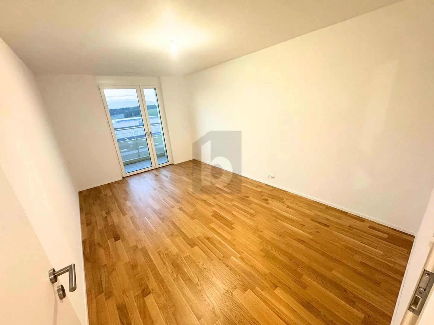 Apartment for rent - Photo 4 of 6
