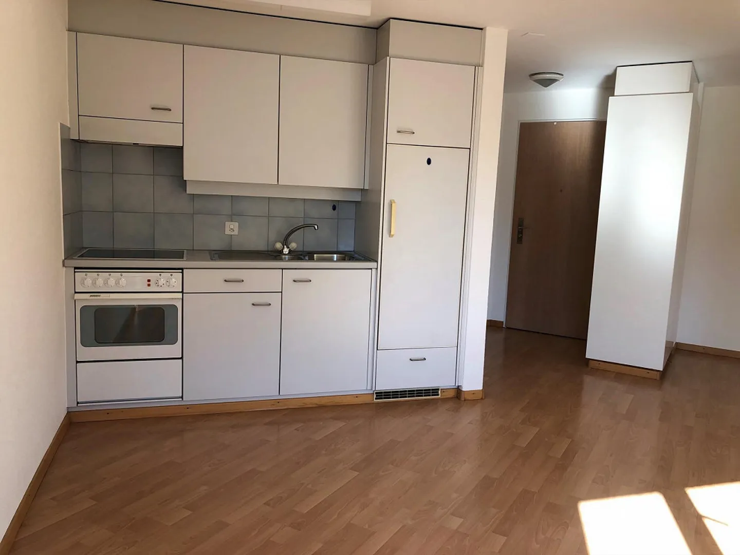 Appartement 1½ pièces dans un emplacement central - Photo 1 sur 6