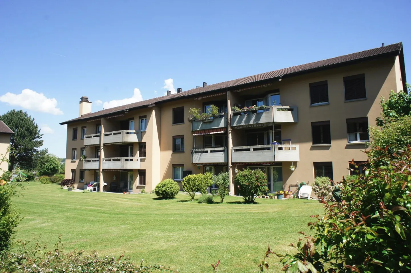 Appartement confortable avec balcon - Photo 1 sur 8