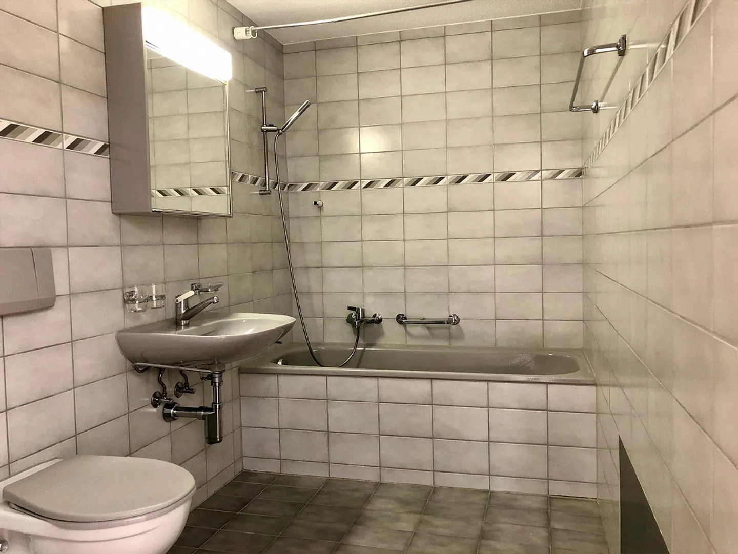 Appartement 1½ pièces dans un emplacement central - Photo 4 sur 6