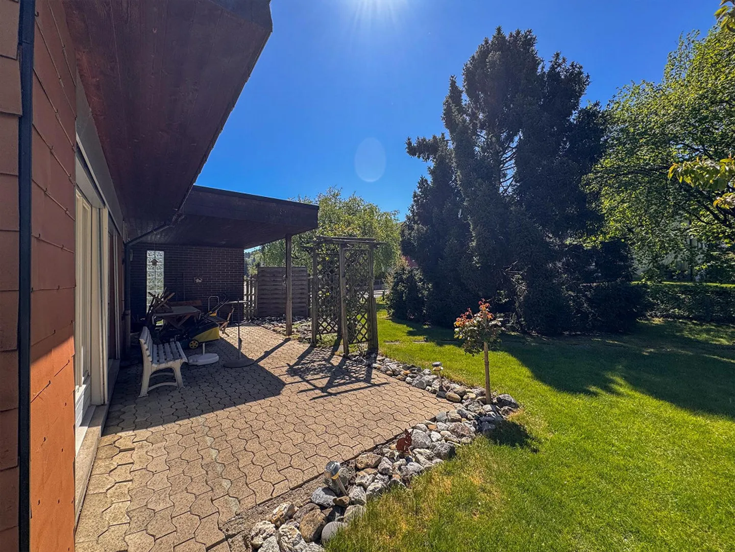 Maison individuelle avec un espace extérieur généreux et un garage individuel - Photo 4 sur 19