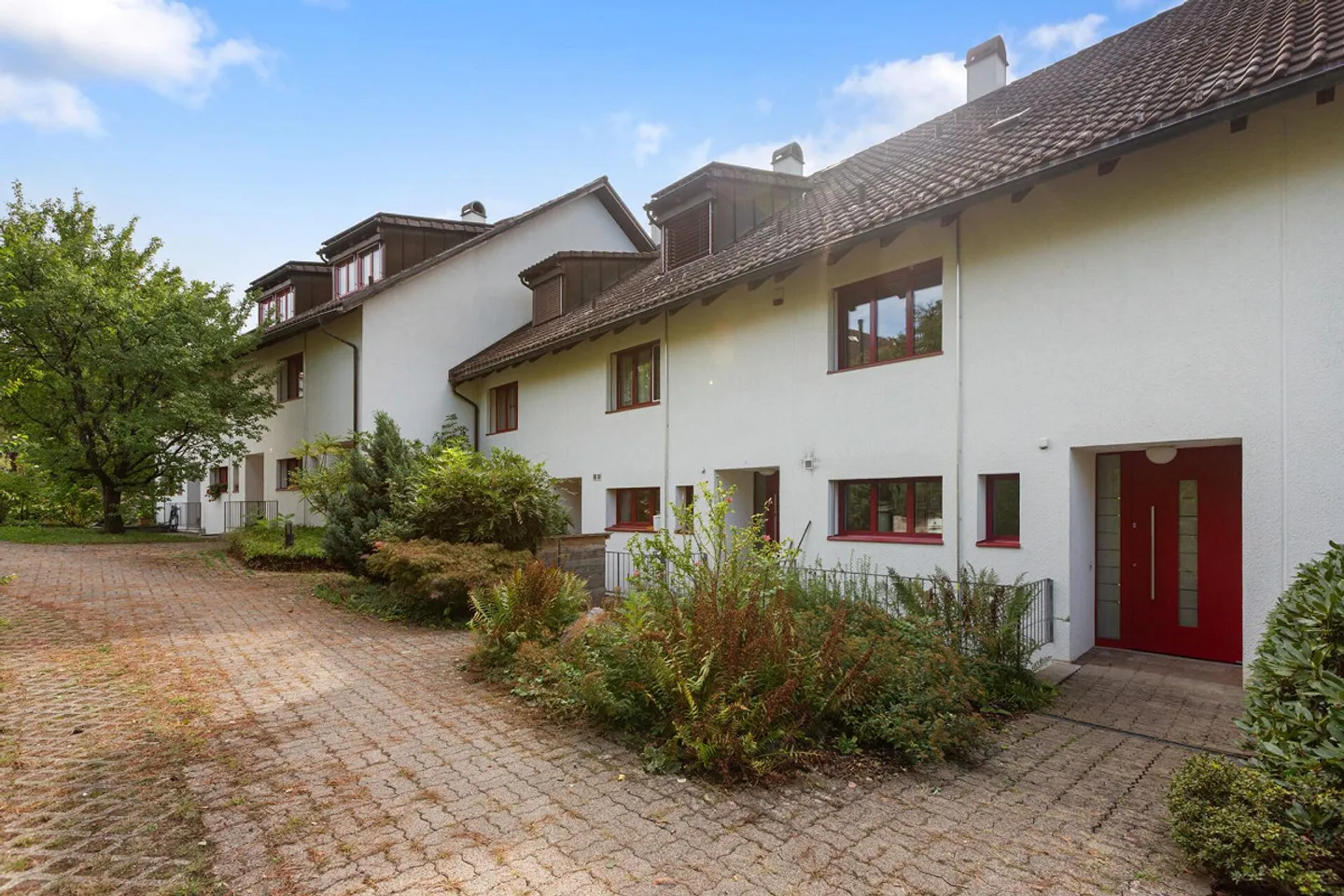 Living on three levels: Attractive 6.5-room middle house with sauna - Photo 2 of 16