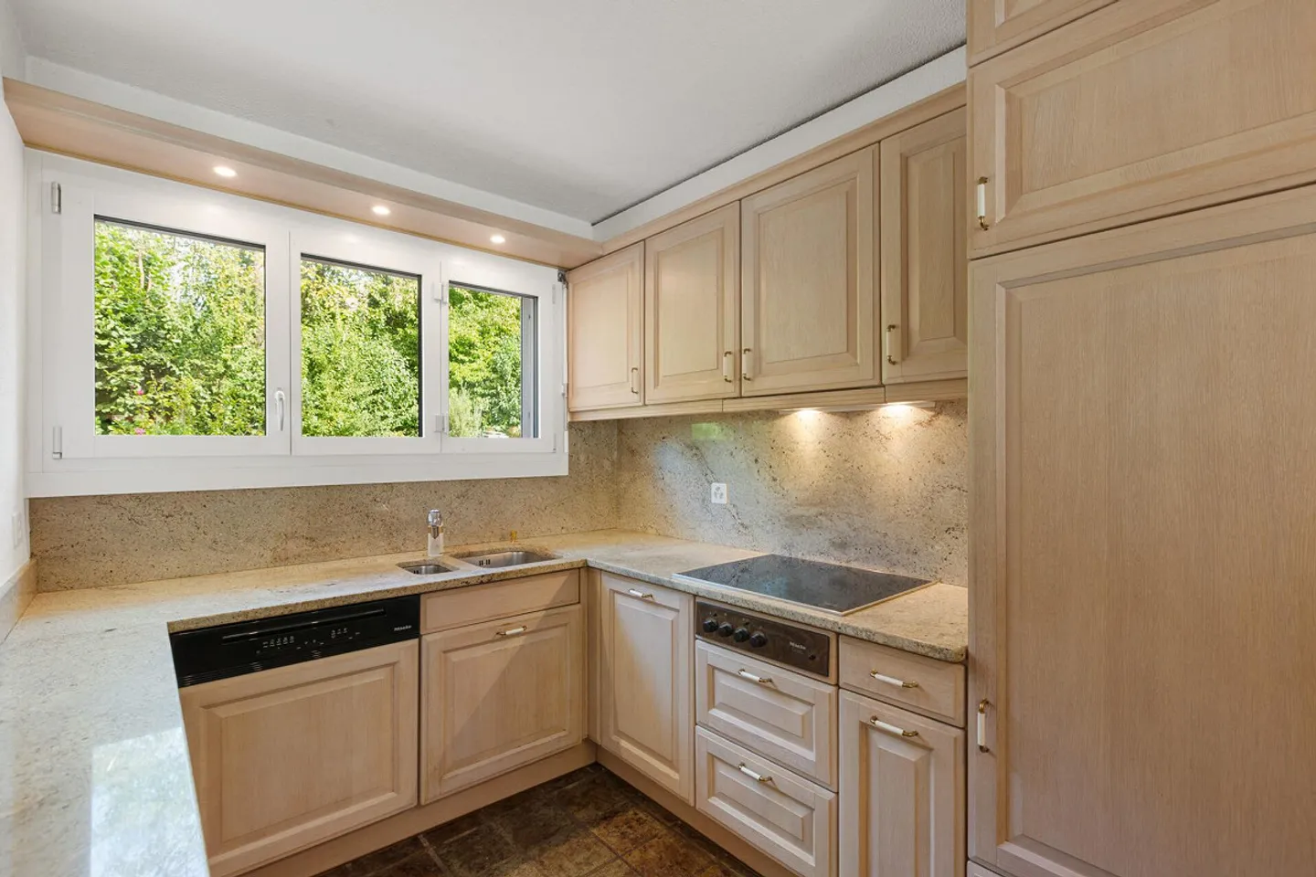 Living on three levels: Attractive 6.5-room middle house with sauna - Photo 3 of 16