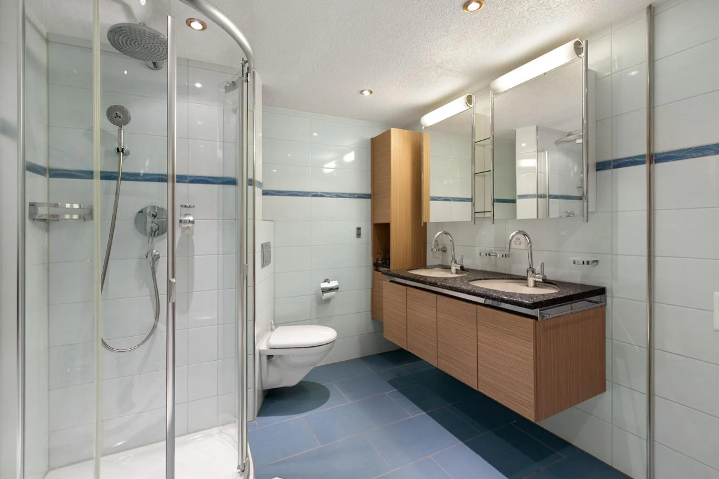 Living on three levels: Attractive 6.5-room middle house with sauna - Photo 11 of 16