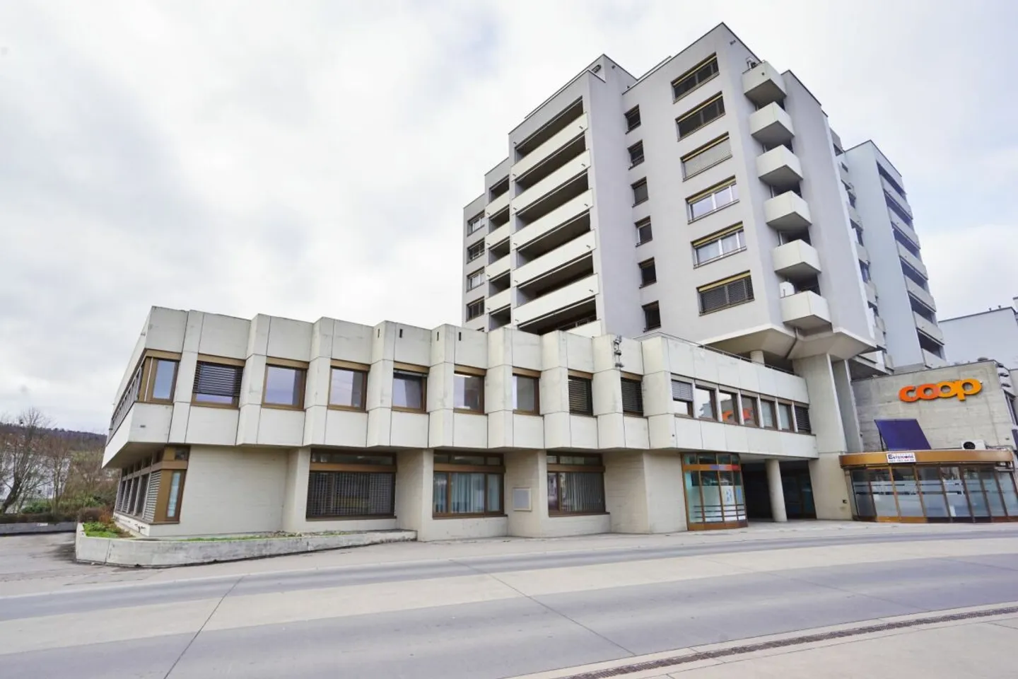 Geräumige Büroräume - Foto 2 von 2