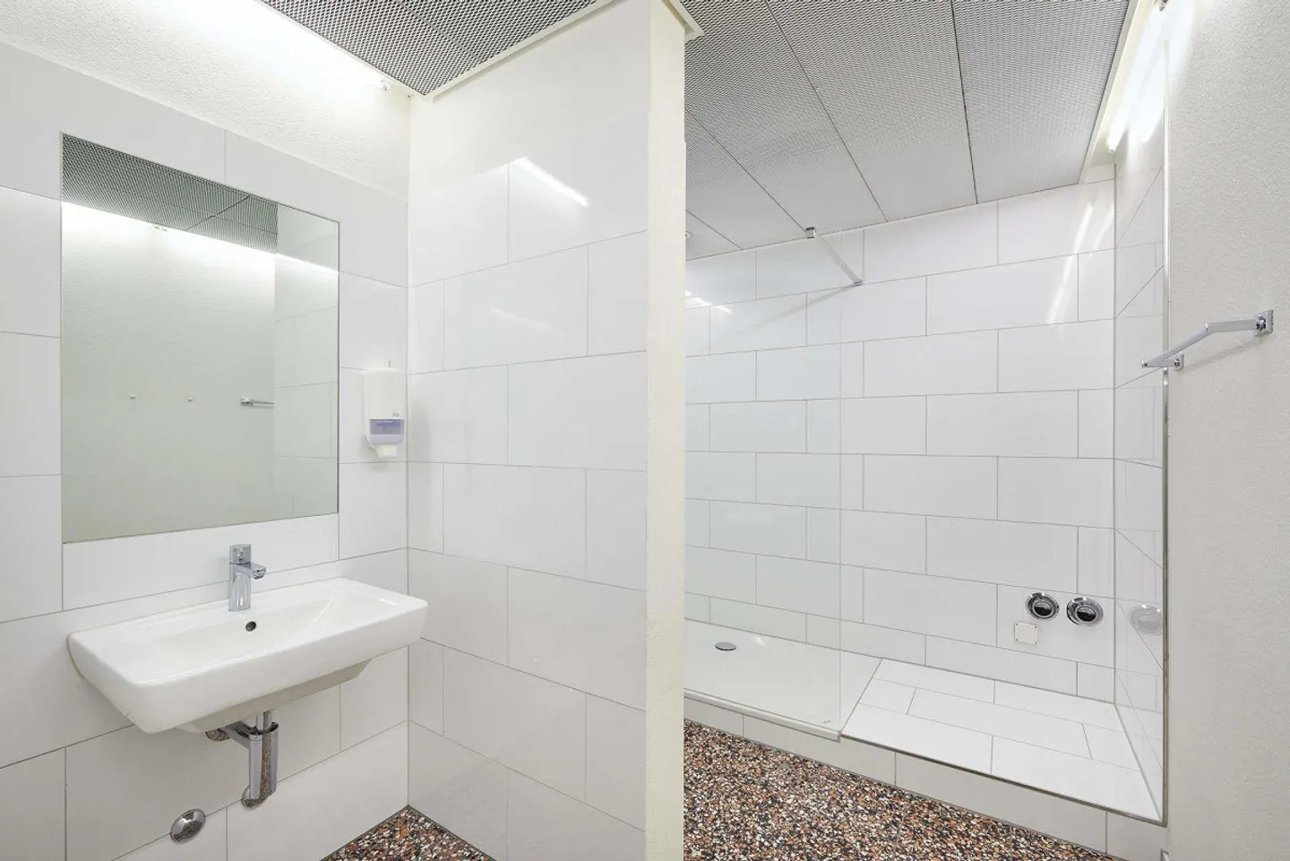 Geräumige Bürofläche mit Entfaltungspotential am Schaffhauser Bahnhof - Foto 16 von 52