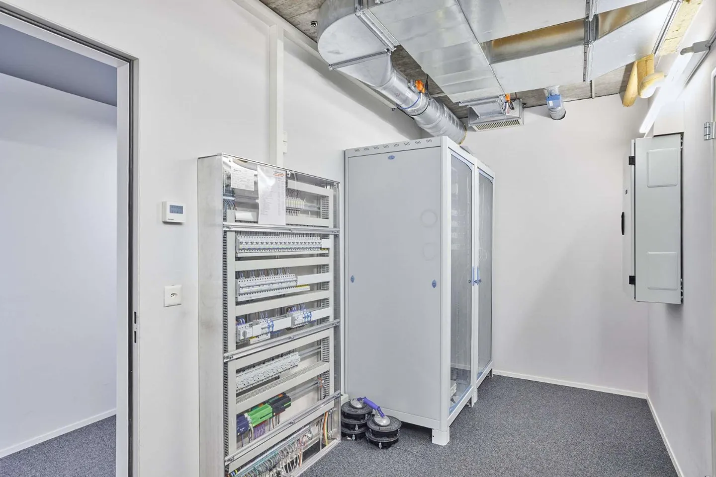 Geräumige Bürofläche mit Entfaltungspotential am Schaffhauser Bahnhof - Foto 43 von 52