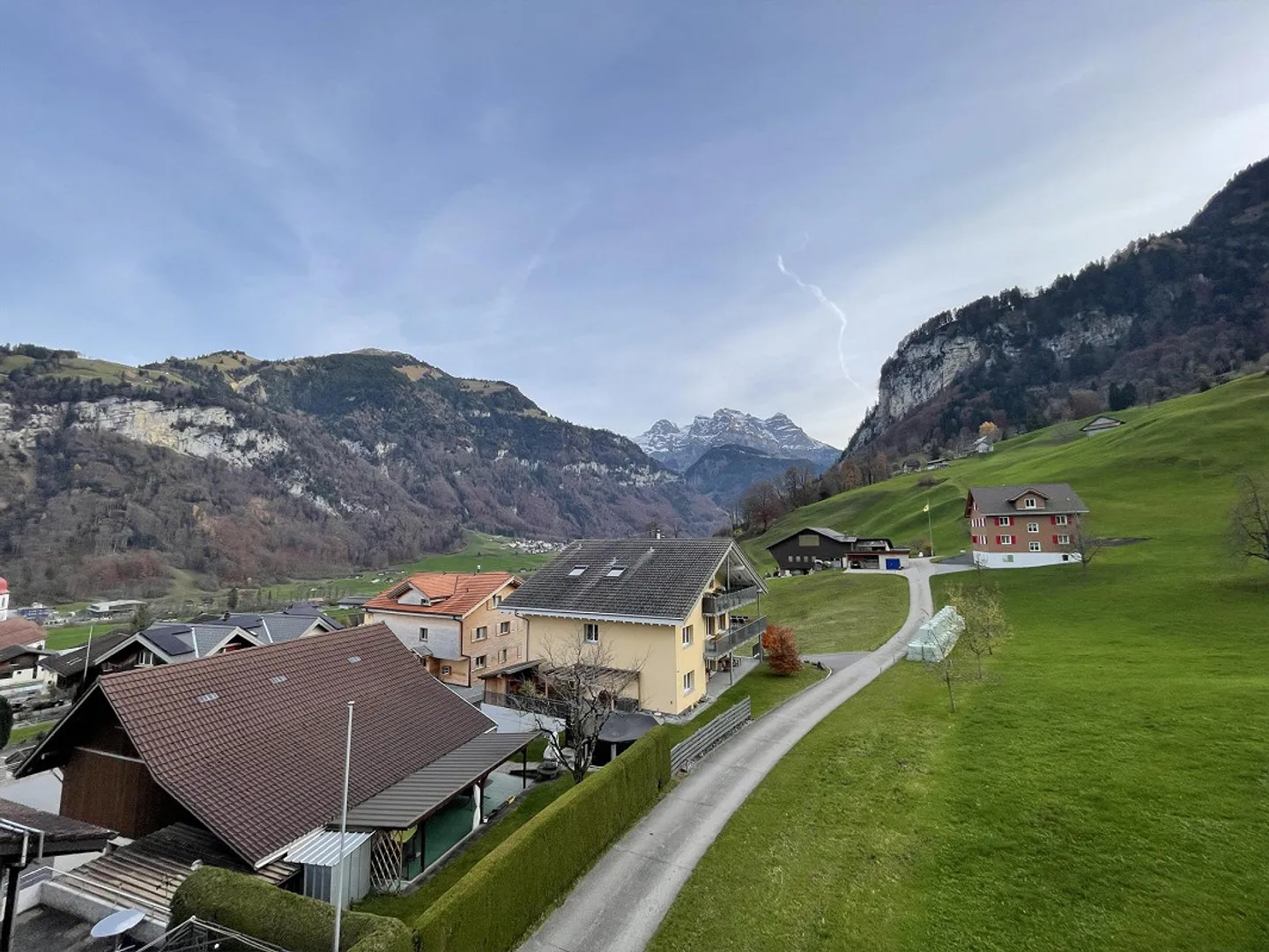 Charming 4-room penthouse with a beautiful view - Photo 4 of 14