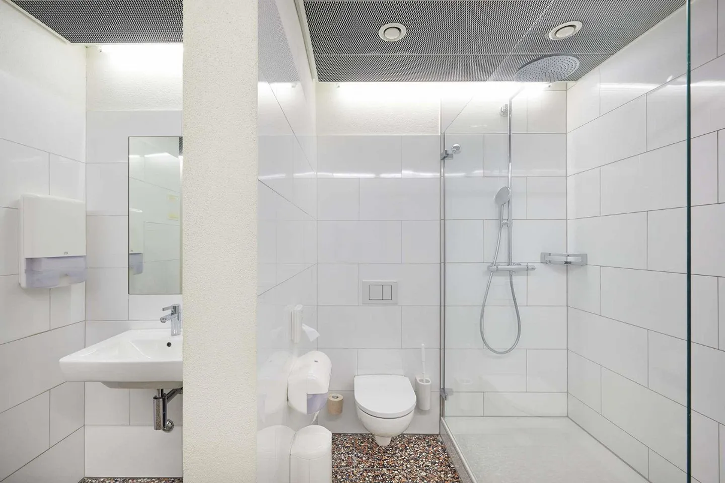 Geräumige Bürofläche mit Entfaltungspotential am Schaffhauser Bahnhof - Foto 49 von 52