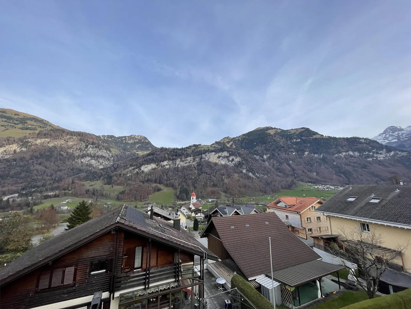 Charming 4-room penthouse with a beautiful view - Photo 3 of 14