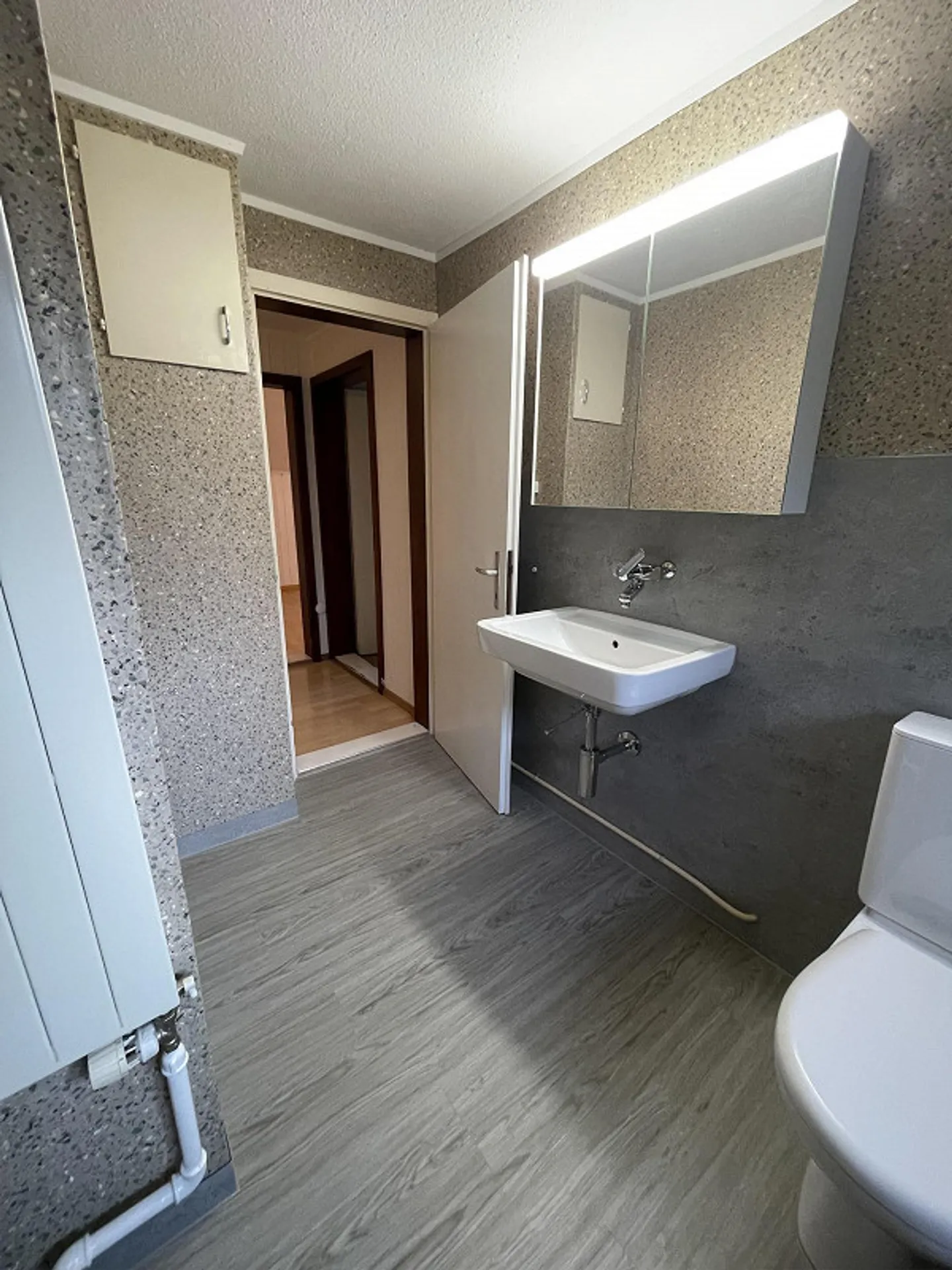 Charming 4-room penthouse with a beautiful view - Photo 6 of 14