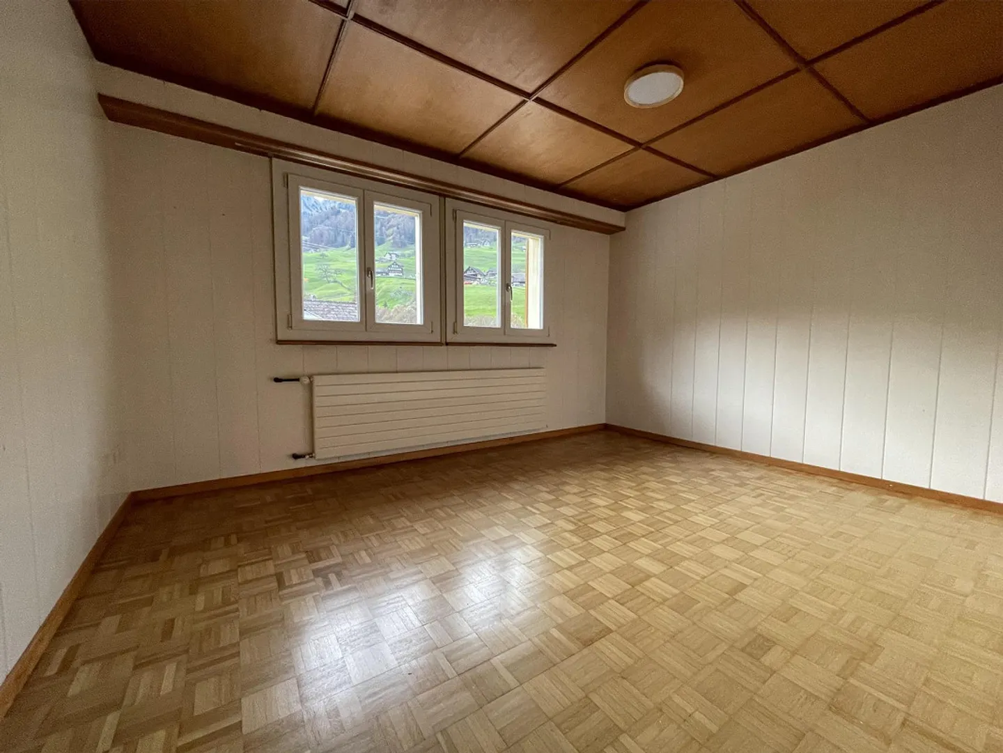 Charming 4-room penthouse with a beautiful view - Photo 11 of 14