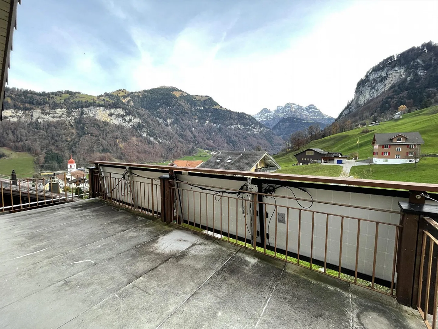 Charming 4-room penthouse with a beautiful view - Photo 13 of 14