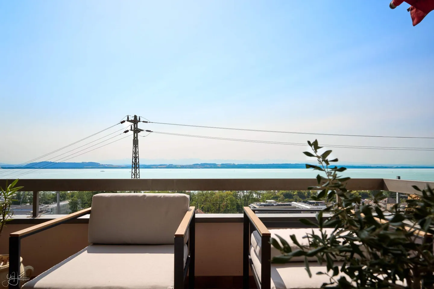 4.5-room apartment with stunning lake view - Photo 1 of 7