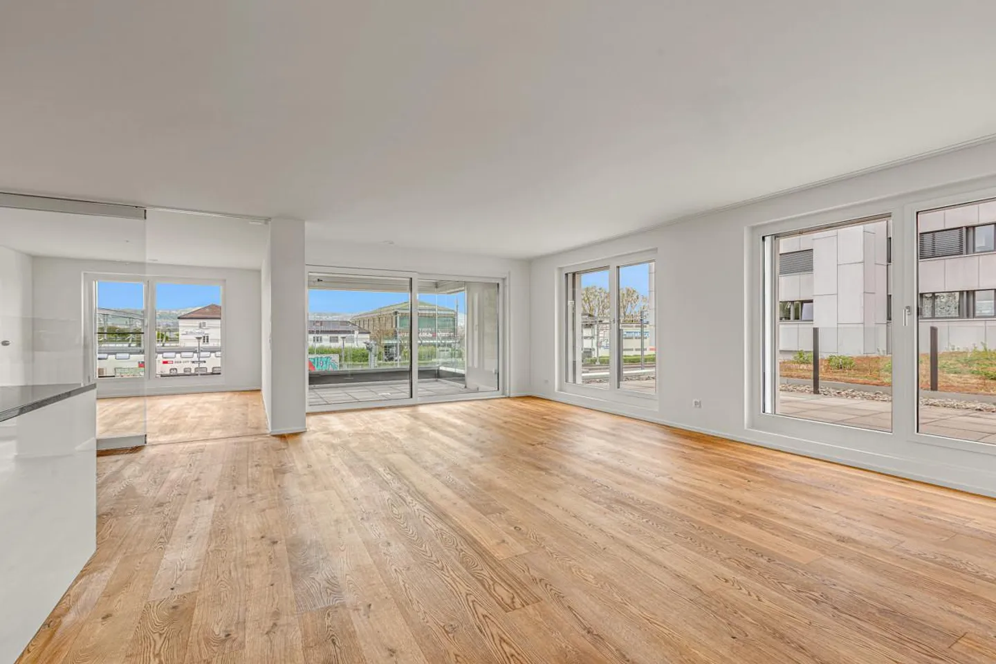 Exklusive 4.5-Zimmer-Eigentumswohnung mit Terrasse und Loggia - Foto 2 von 20