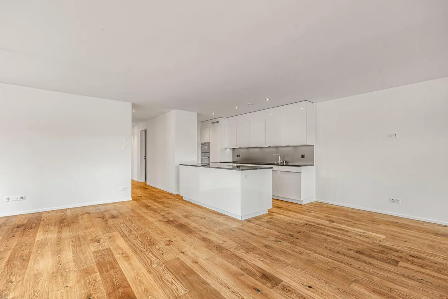 Exklusive 4.5-Zimmer-Eigentumswohnung mit Terrasse und Loggia - Foto 6 von 20