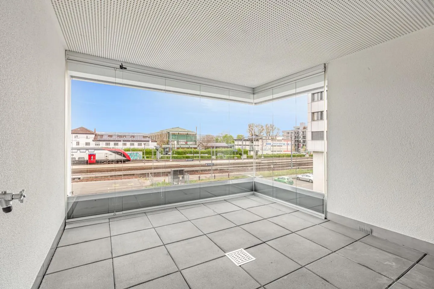 Exklusive 4.5-Zimmer-Eigentumswohnung mit Terrasse und Loggia - Foto 8 von 20