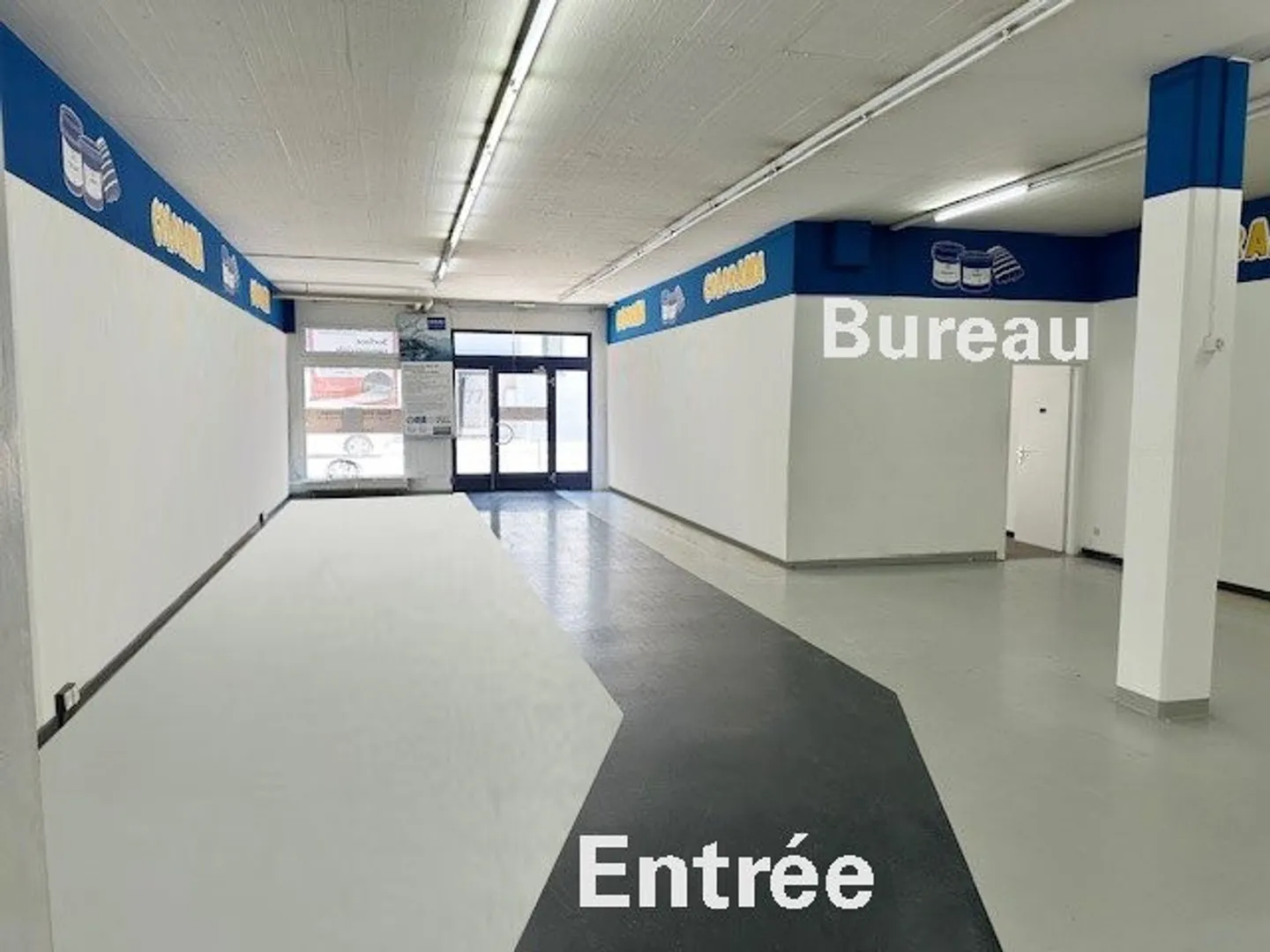 Suchen Sie einen geräumigen Raum nur wenige Schritte vom Stadtzentrum entfernt? - Foto 10 von 12