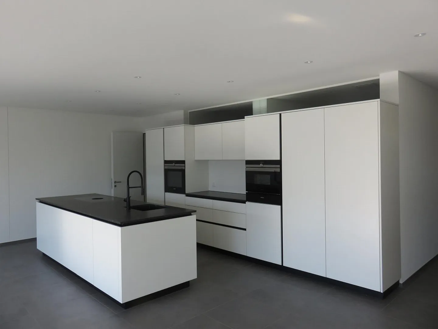 Zu vermieten zentral gelegene neue 4.5 Zimmer Wohnung - Foto 2 von 6