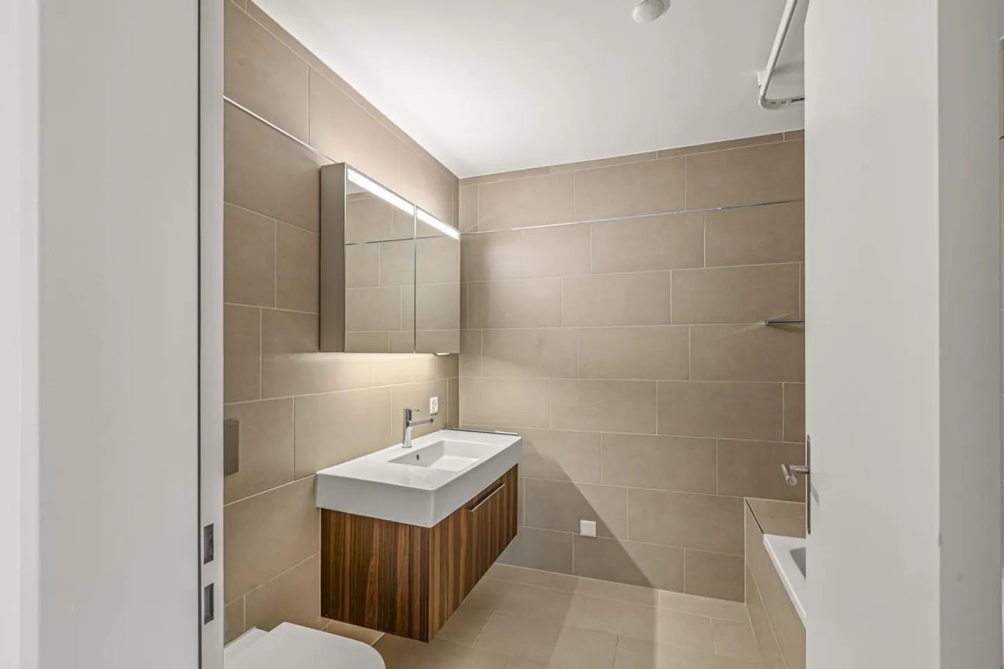 Exklusive 4.5-Zimmer-Eigentumswohnung mit Terrasse und Loggia - Foto 14 von 20