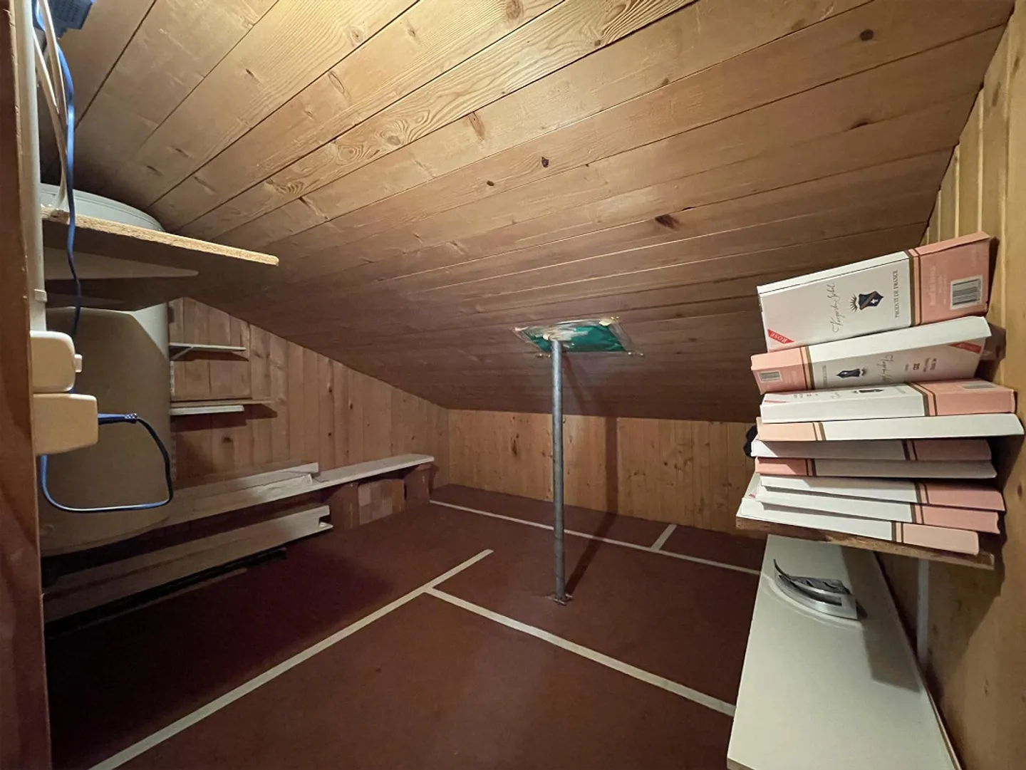 Charming 2.5 Room Attic Apartment - Photo 10 of 11