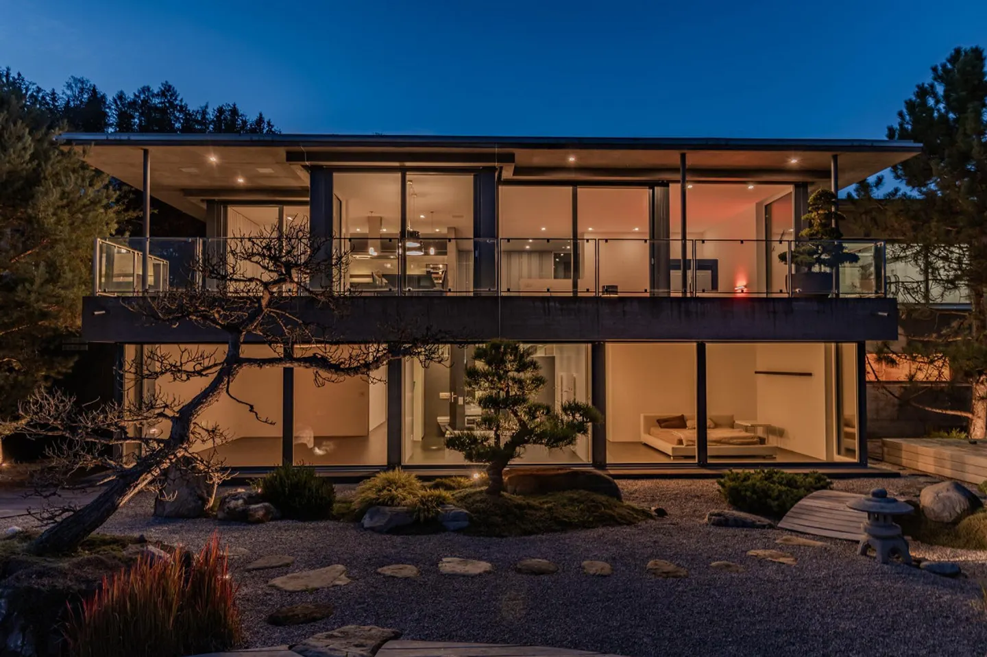 Exclusive villa with Japanese garden & panoramic view - Photo 1 of 14