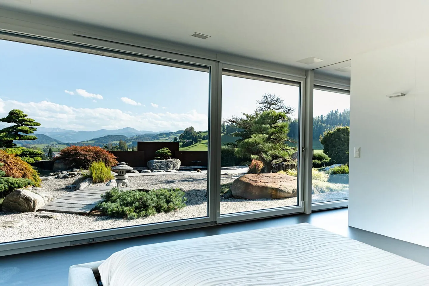 Exclusive villa with Japanese garden & panoramic view - Photo 5 of 14
