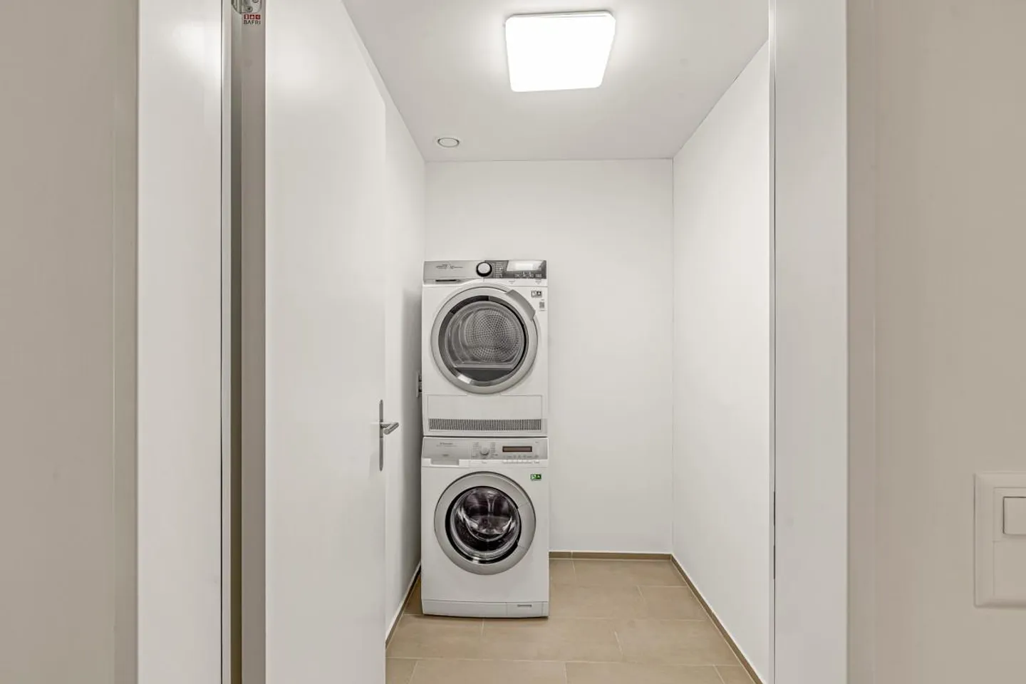 Exklusive 4.5-Zimmer-Eigentumswohnung mit Terrasse und Loggia - Foto 17 von 20
