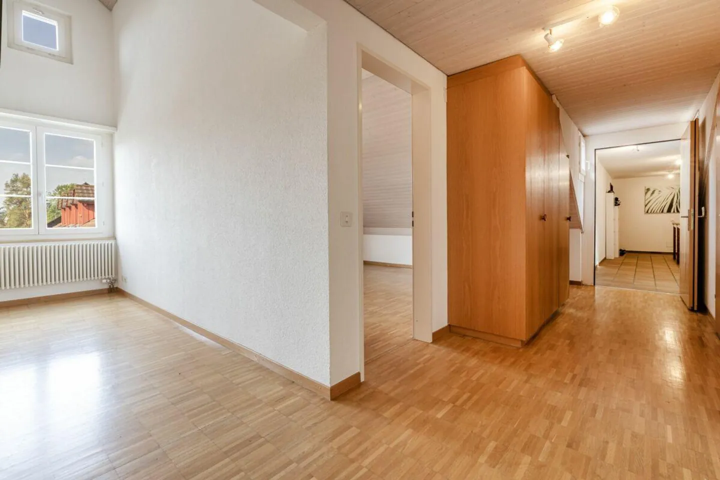 Charming 3.5-room attic apartment with spacious garden area - Photo 3 of 18