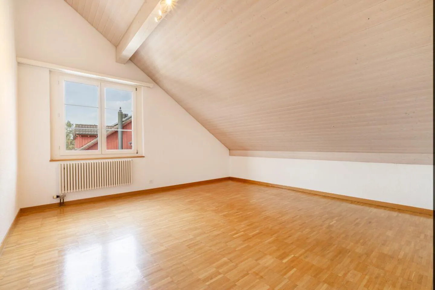 Charming 3.5-room attic apartment with spacious garden area - Photo 5 of 18