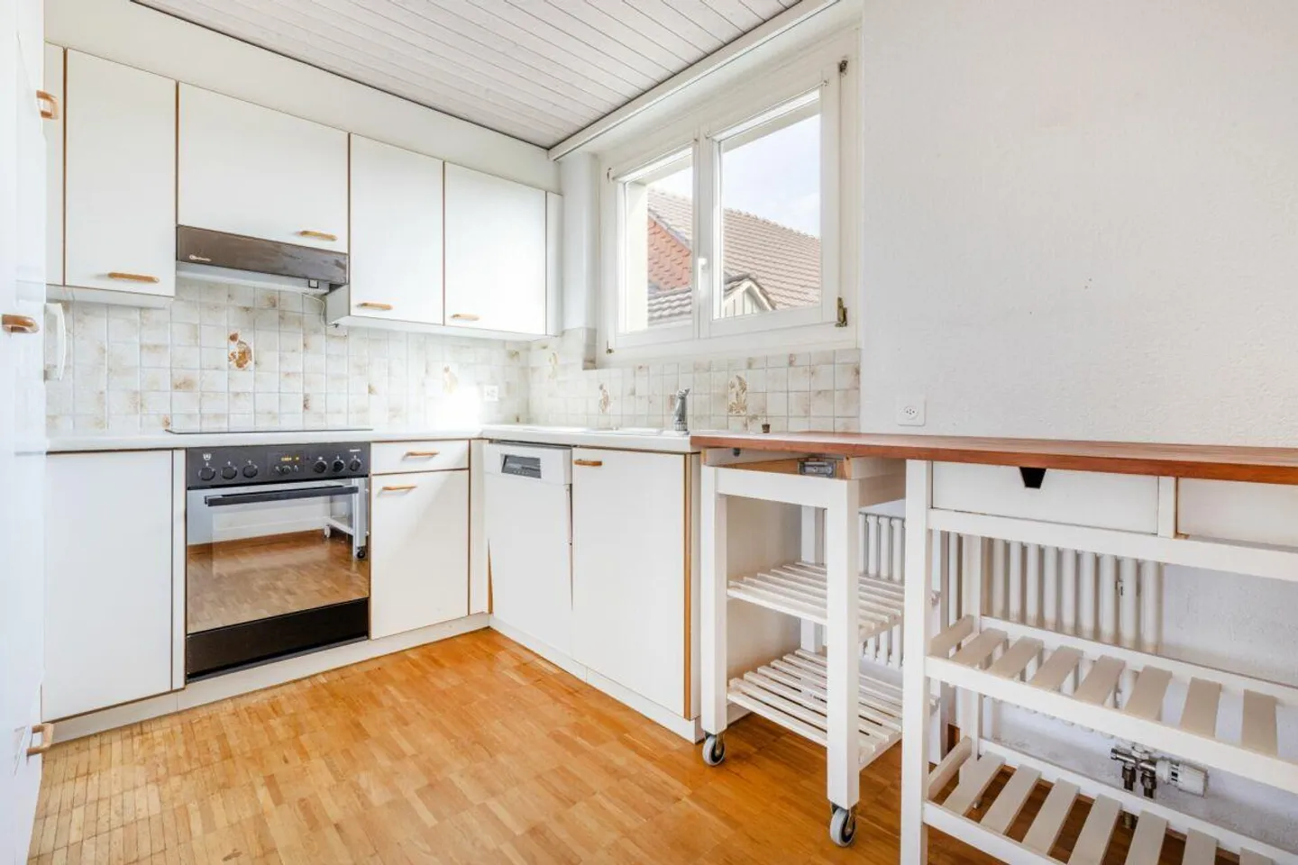 Charming 3.5-room attic apartment with spacious garden area - Photo 11 of 18