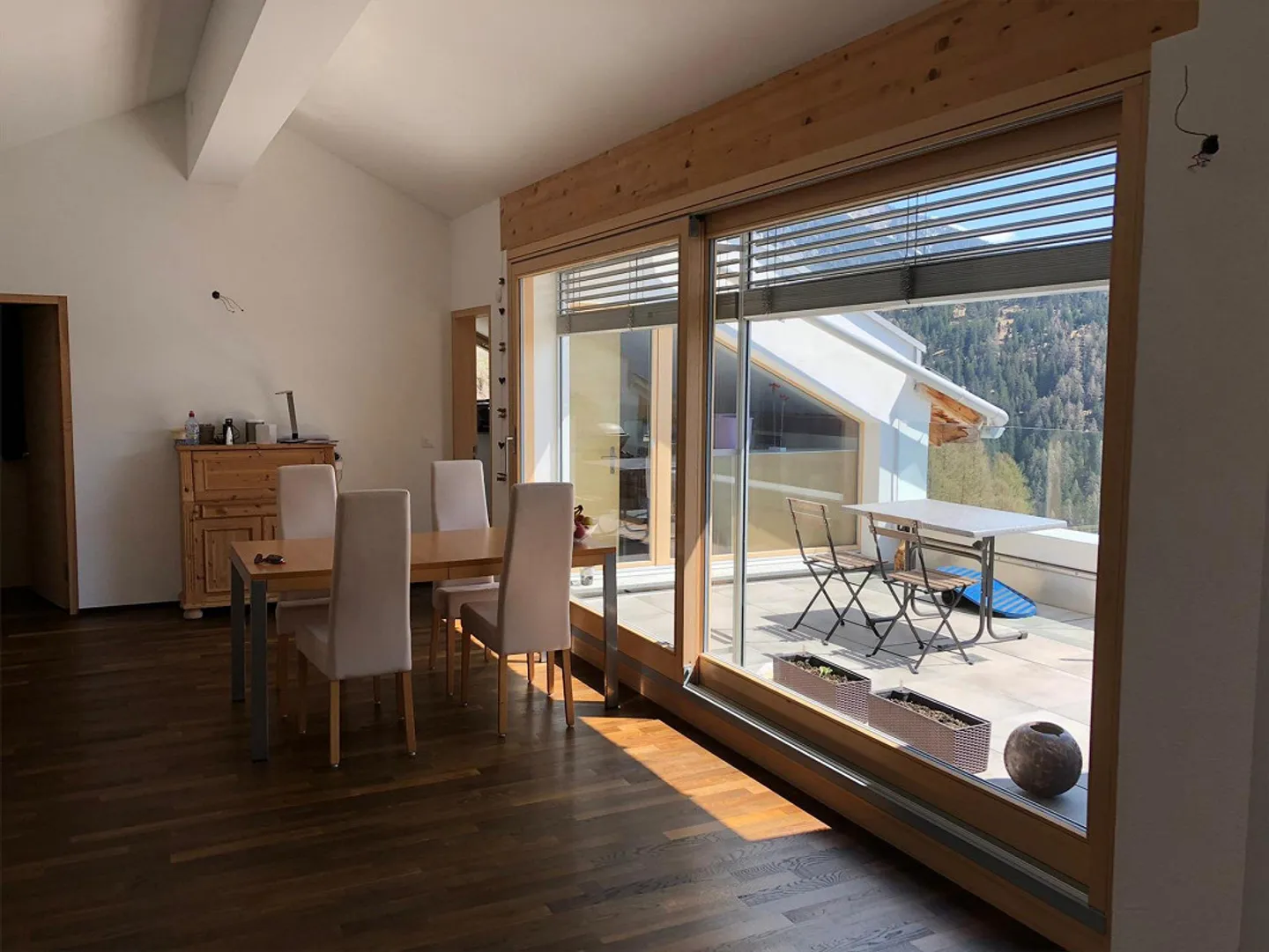 3.5-room penthouse apartment with panoramic view - Photo 1 of 8