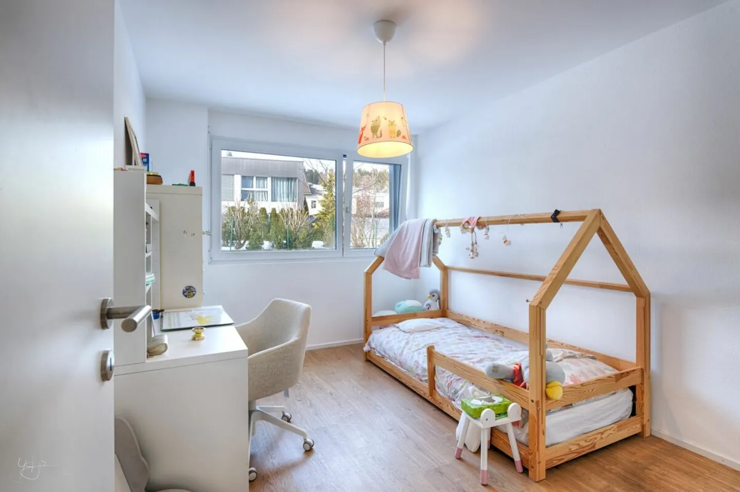 Sehr schönes neues 5,5-Zimmer-Apartment mit Garten - Photo 9 of 13