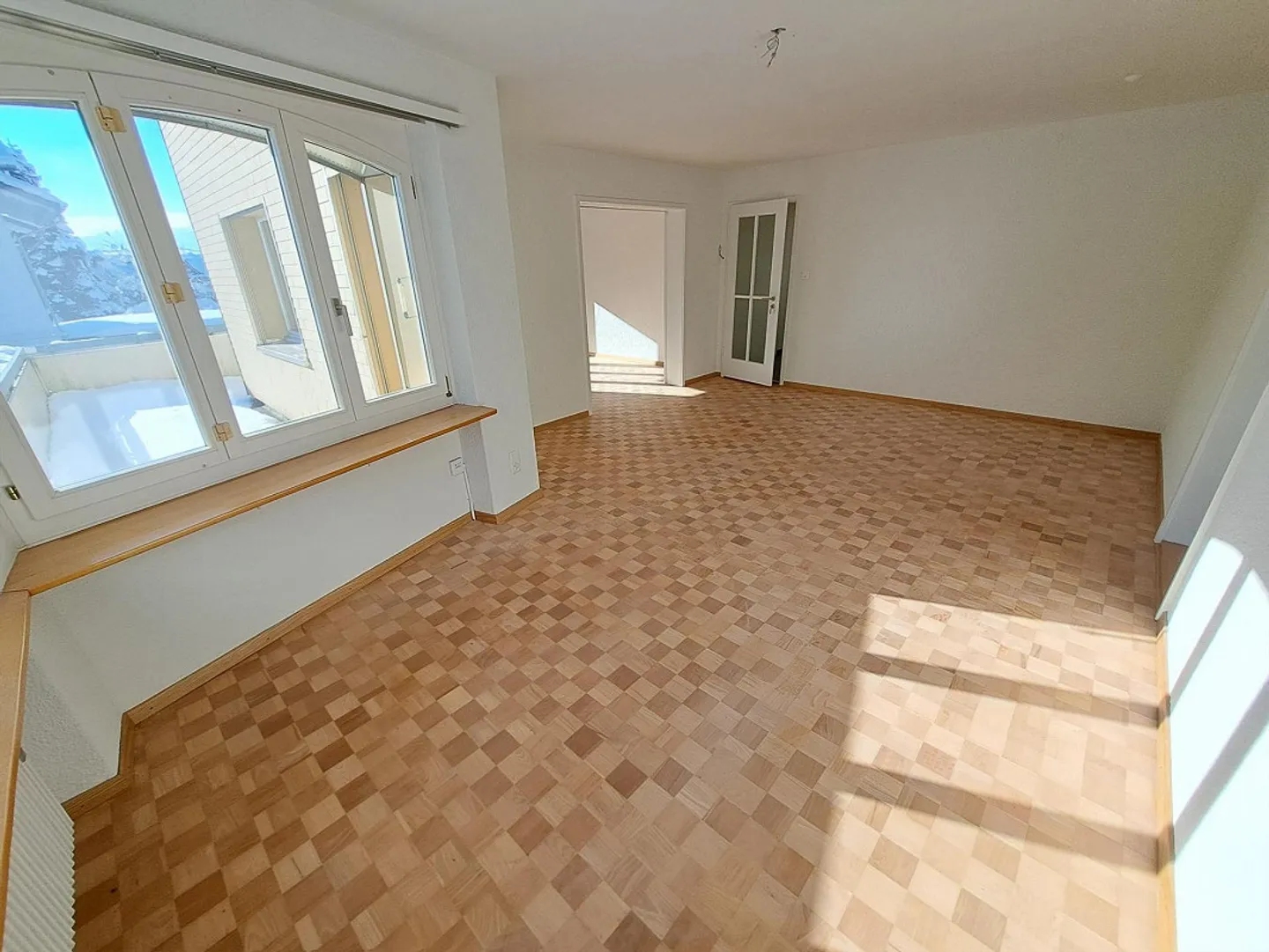 Spacious 5-room apartment in Teufen - freshly renovated! - Photo 5 of 12