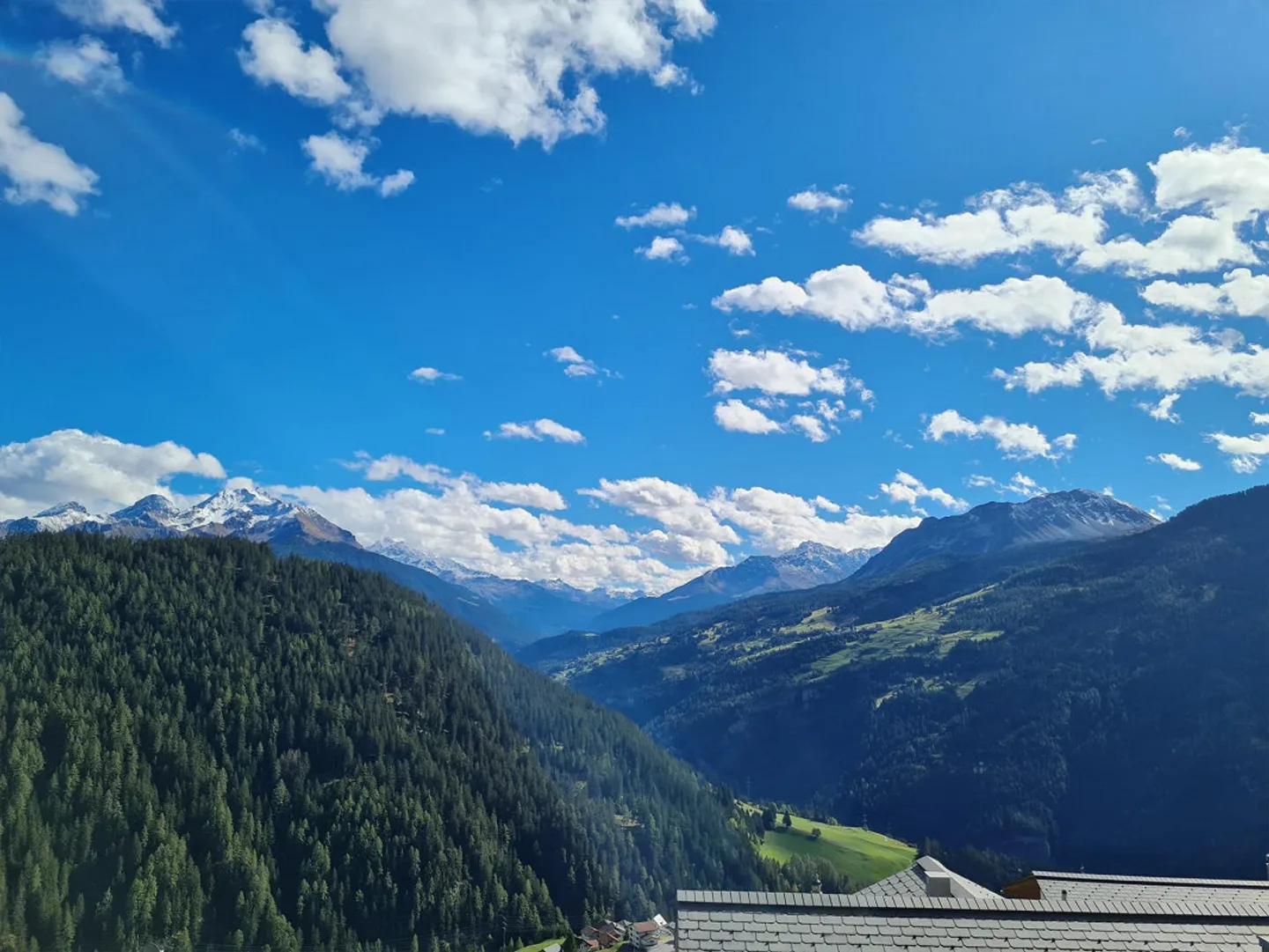 3.5-room penthouse apartment with panoramic view - Photo 7 of 8