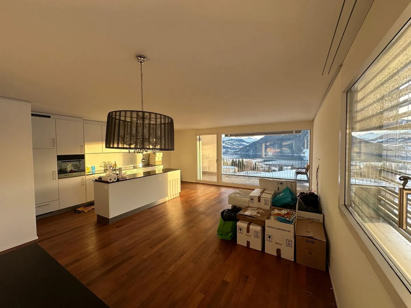 Modern 4.5 room apartment in Oberägeri with breathtaking views - Photo 2 of 12
