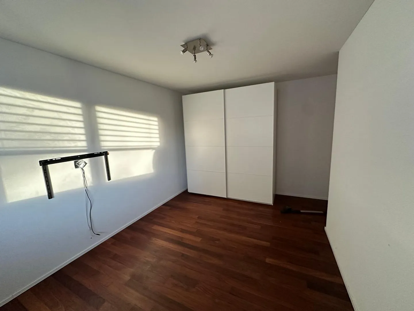 Modern 4.5 room apartment in Oberägeri with breathtaking views - Photo 4 of 12