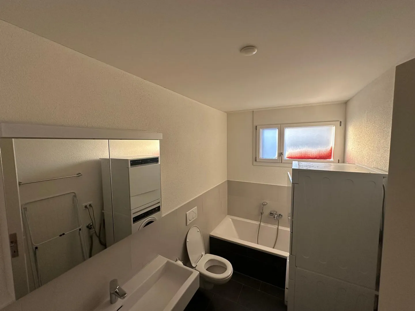 Modern 4.5 room apartment in Oberägeri with breathtaking views - Photo 6 of 12