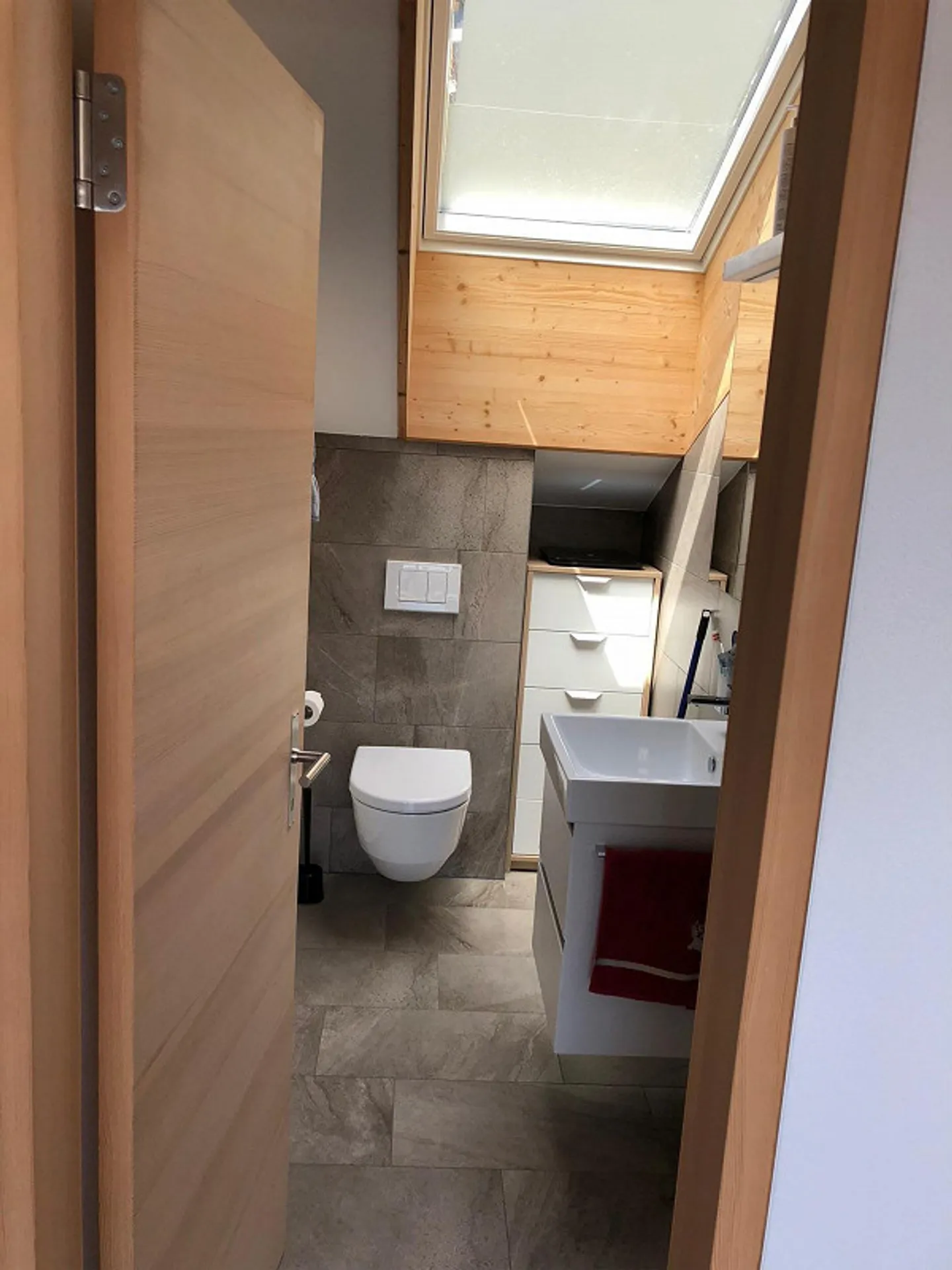 3.5-room penthouse apartment with panoramic view - Photo 6 of 8