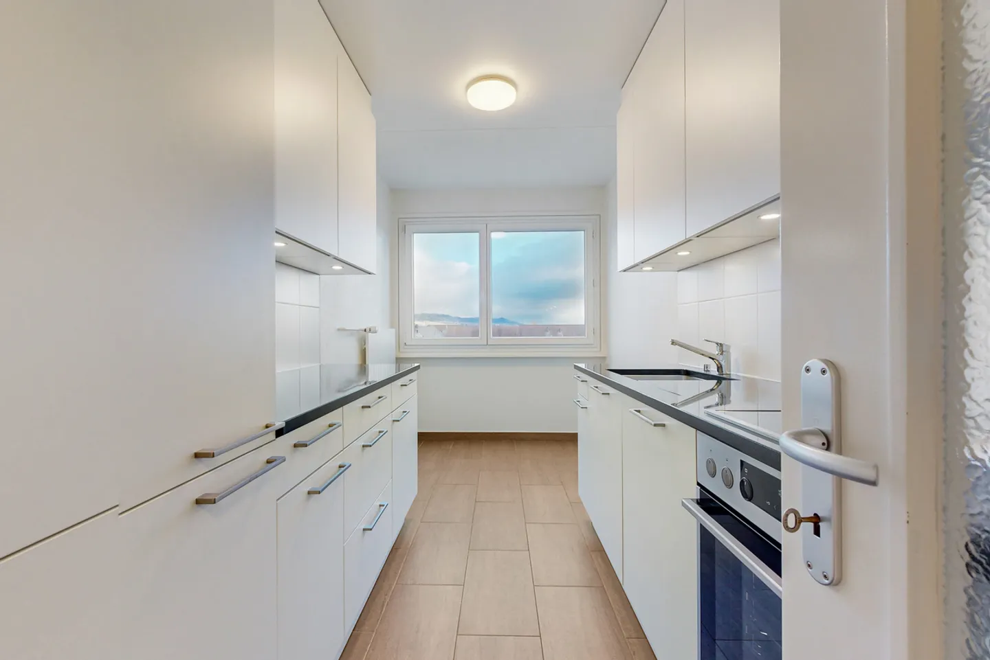 Appartement Charmant dans un Quartier Calme - Photo 5 sur 9