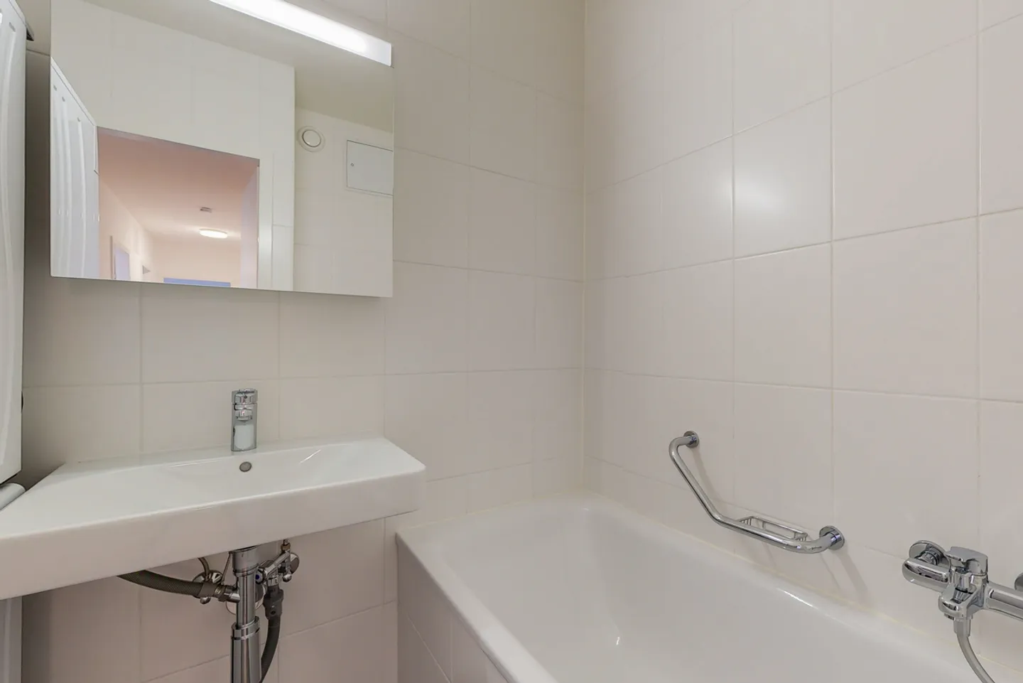 Appartement Charmant dans un Quartier Calme - Photo 6 sur 9