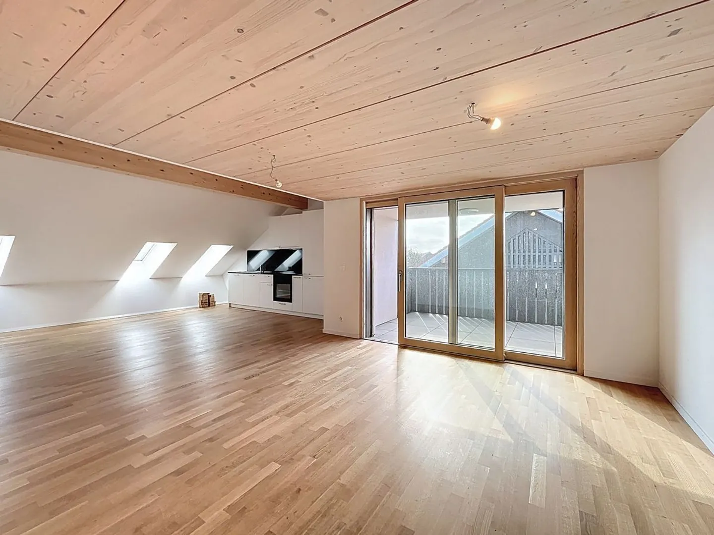 5,5-Zimmer-Duplex in der obersten Etage - Foto 4 von 13