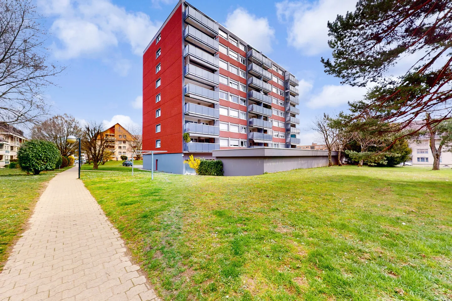 Appartement Charmant dans un Quartier Calme - Photo 8 sur 9