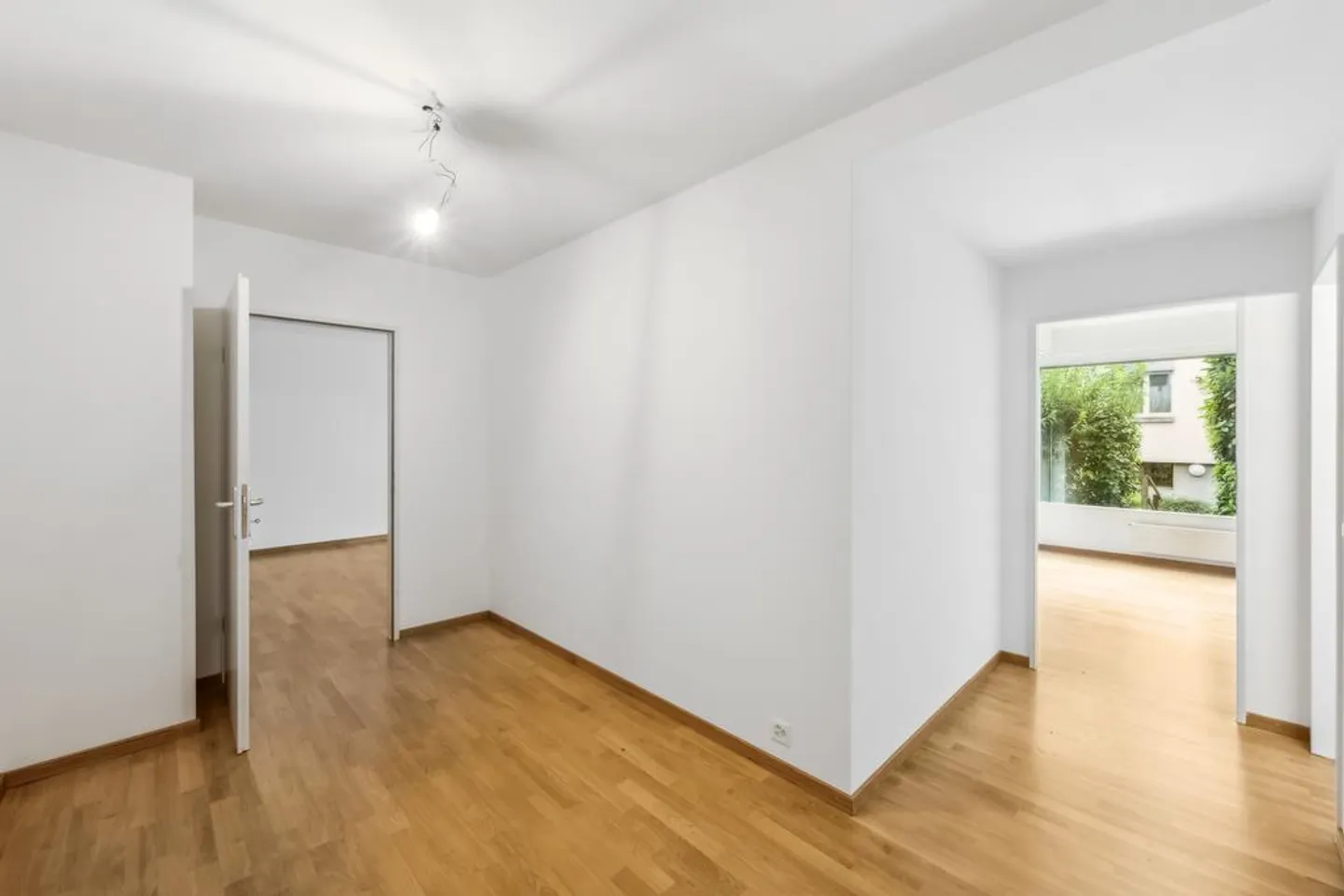 Appartamento recentemente ristrutturato con balcone spazioso - Foto 7 di 9