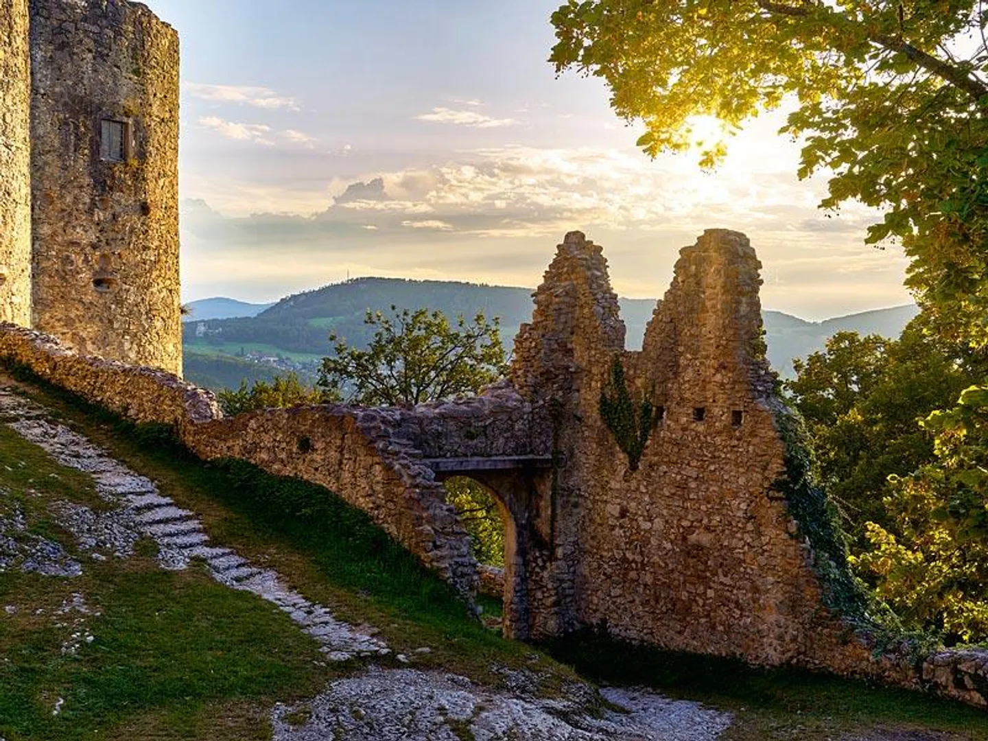 Appartamento arredato 2.5 stanze con giardino d'inverno e area salotto per affitti a breve termine - Foto 5 di 7